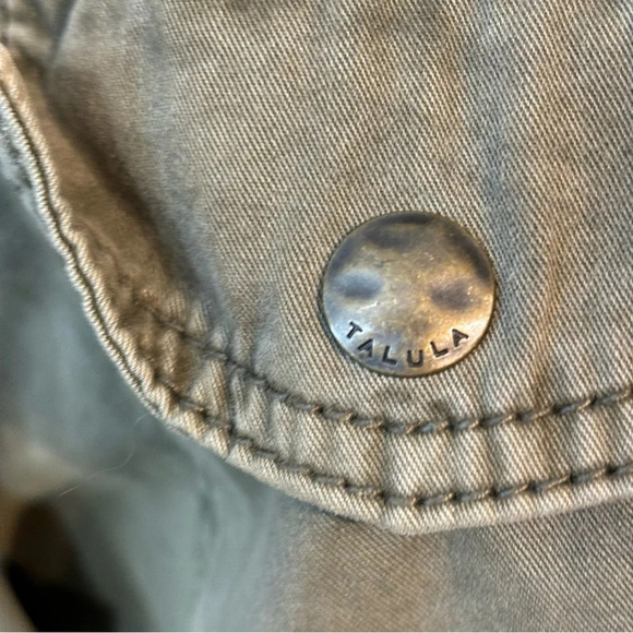 Aritzia Talula women’s olive army green military trooper coat in size small - Picture 7 of 10